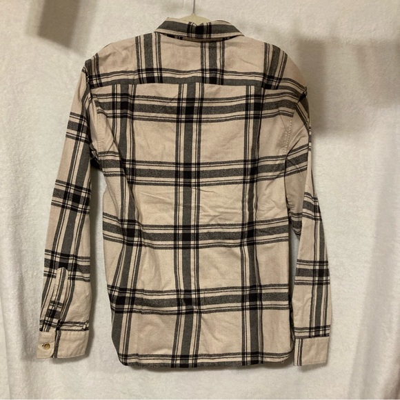 NWT A&F Flannel - Black and Beige, Medium - Picture 2 of 5